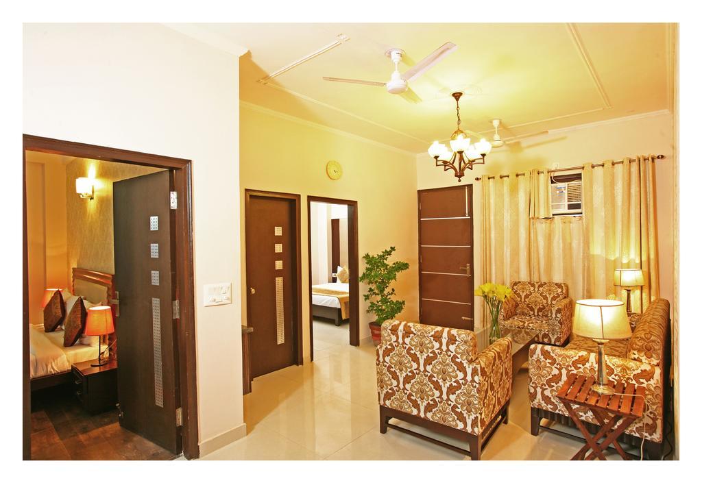 Evergreen 2Bhk Service Apartment Vasant Kunj Fortis Ilbs New Delhi Exterior photo